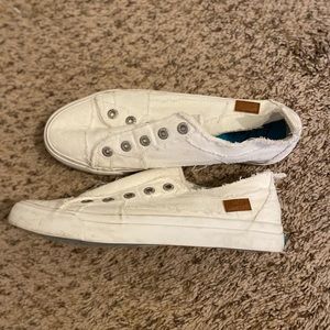 Womens white blowfish sneaker